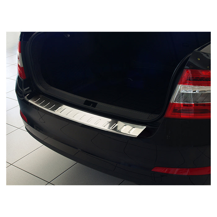 Avisa, lastekantbeskytter i stål — passer til Skoda Octavia Sedan 2013-2019